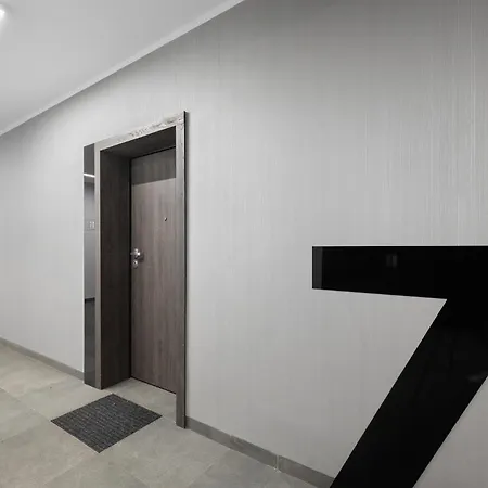 Apartment Polnocna White Elegance By Bookinghost *