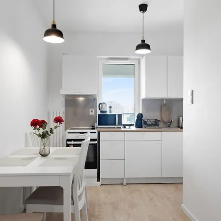 Apartment Polnocna White Elegance By Bookinghost