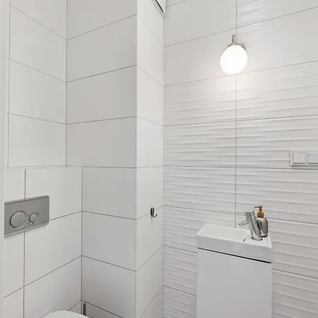 Polnocna White Elegance By Bookinghost Lublin
